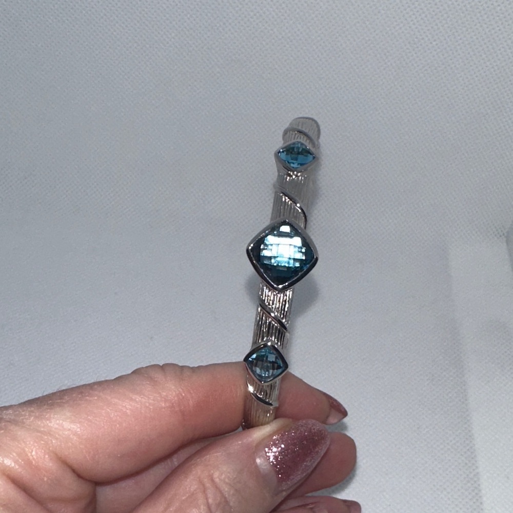 Elegant Blue 💎 topaz sterling silver hinged cuff bracelet - Picture 4 of 13